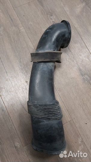 Патрубок воздушного фильтра Volkswagen Touareg 1