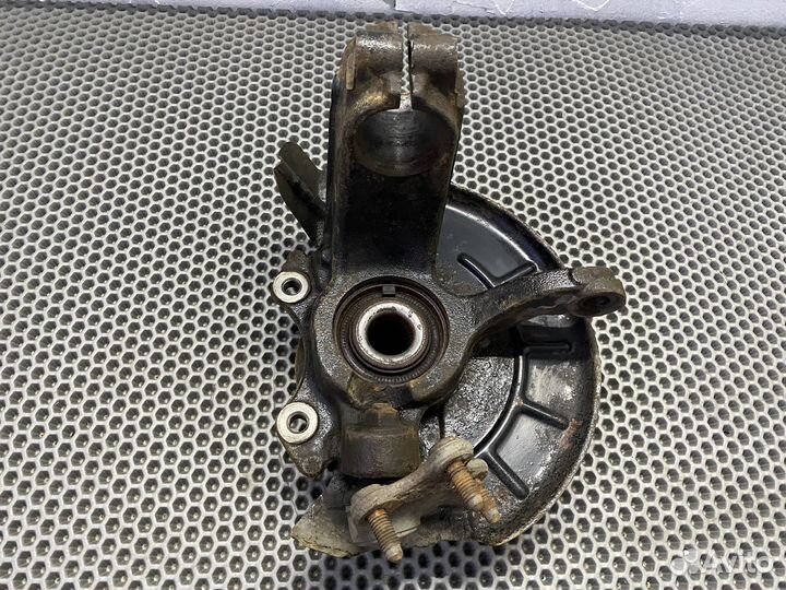 Кулак поворотный правый Volkswagen Polo 5