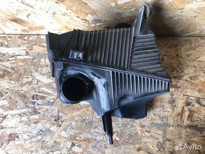 Корпус воздушного фильтра Renault Megane