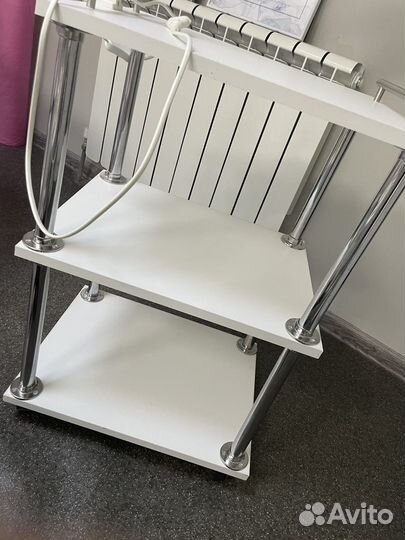 Этажерка на колесиках