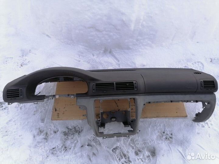 Панель приборов (торпедо ) Volkswagen Passat B5