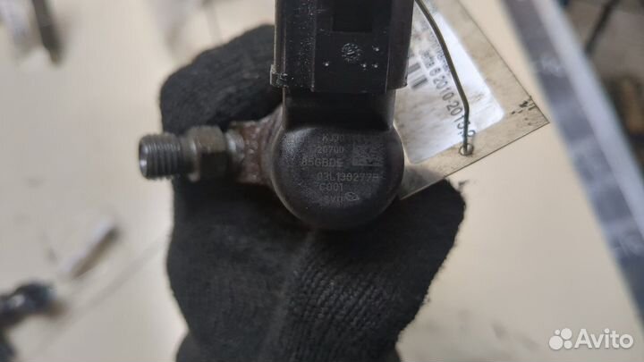 Форсунка топливная Volkswagen Jetta 6, 2011