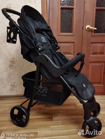 Прогулочная коляска новая