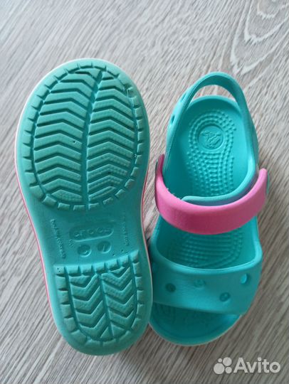 Сандалии crocs c7