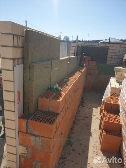 Бригада строителей (кирпич, фундамент,земля, )