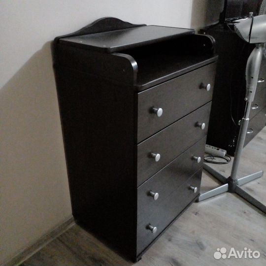 Детский комод с выдвижным пеленальным столом