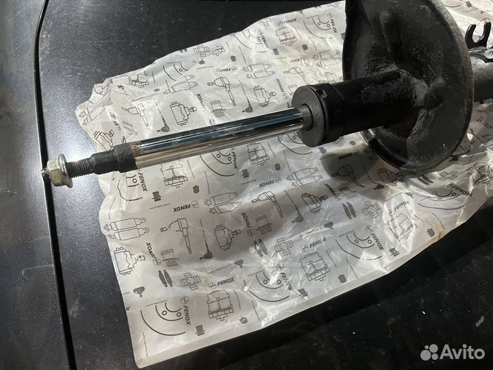 Стойки передние Kia Spectra