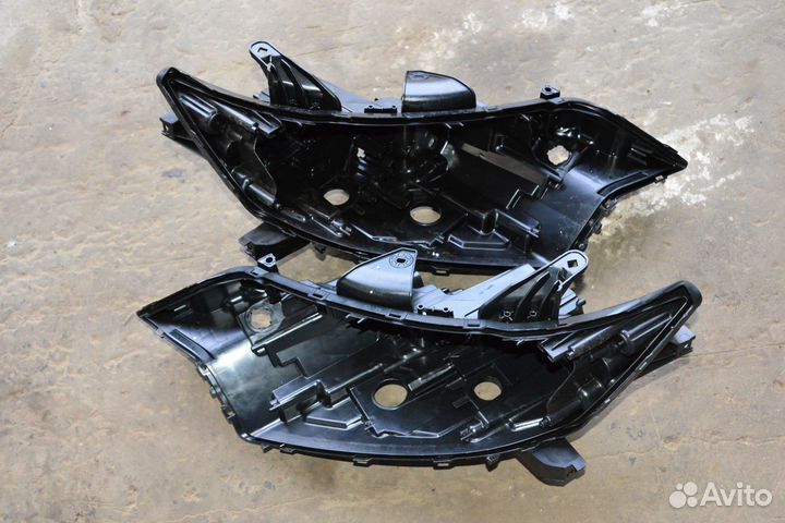 Корпус фары Mitsubishi Outlander III LED