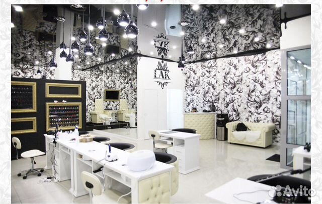 Администратор студии маникюра