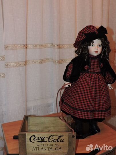 Фарфоровая кукла Morgan
