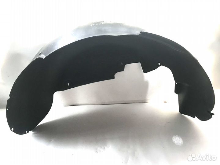 Подкрылок задний правый Volkswagen Touareg