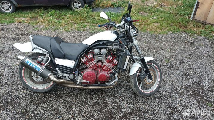 Yamaha V-Max 1200