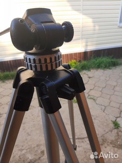 Штатив Универсальный Тринога Трипод для камеры