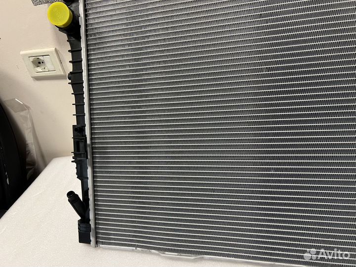 Радиатор охлаждения BMW G30