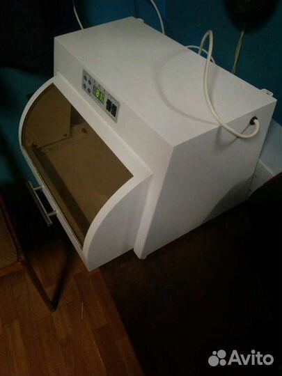 Камера с уф-излучением, (стерилизатор)