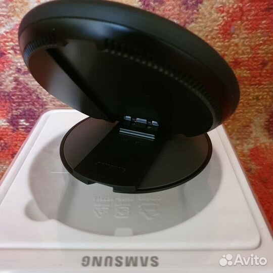 Беспроводное зарядное устройство Samsung EP-PG950