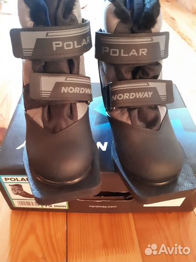 Лыжные ботинки