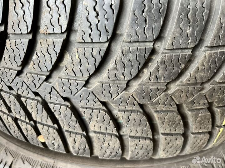 Kumho I'Zen KW23 205/55 R16