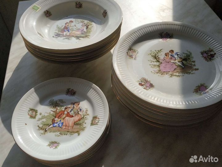 Набор тарелок 