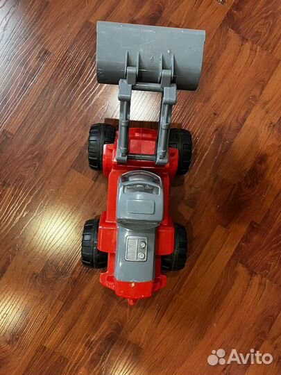 Трактор игрушки