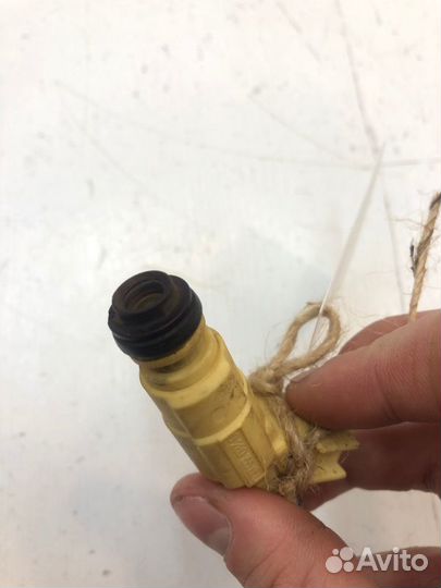 Форсунка топливная Mazda Mpv LW5W GY 1999