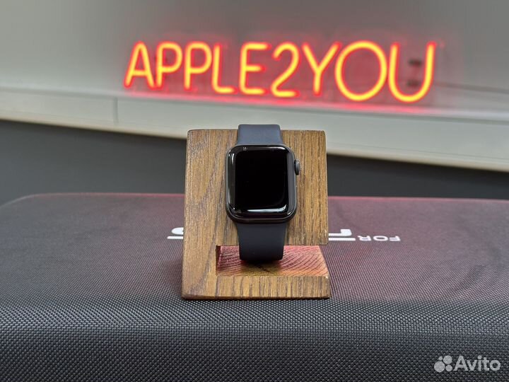 Часы Apple Watch SE 40 mm