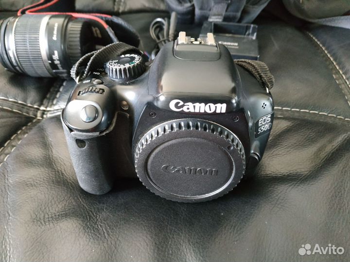 Зеркальный фотоаппарат Canon EOS 550D