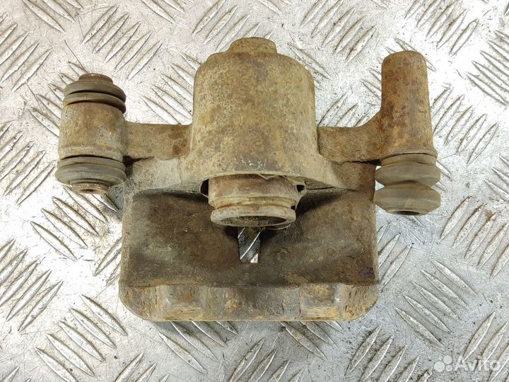 Суппорт задний правый Lexus Rx 1998 2003