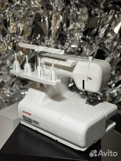 Распошивальная Швейная машина janome cover pro 2
