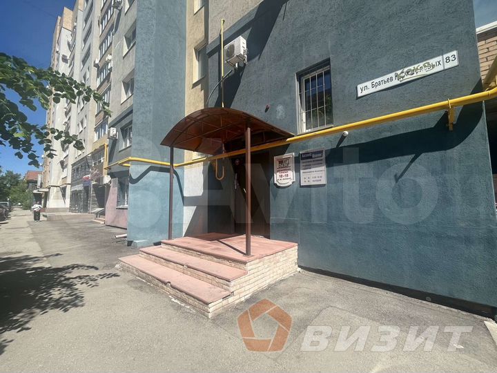 Офис с отдельным входом на первой линии, 126 м²