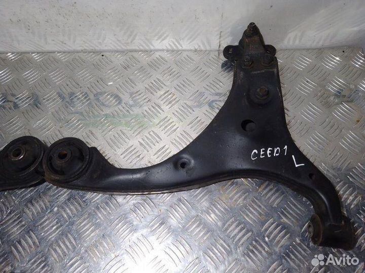 Рычаг передний правый Kia Ceed ED 06-12