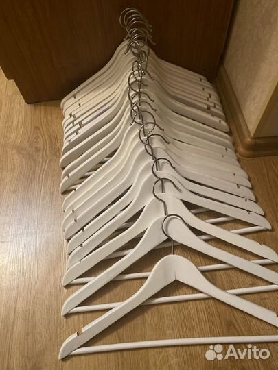 Вешалки плечики IKEA белые 70 штук в наличии
