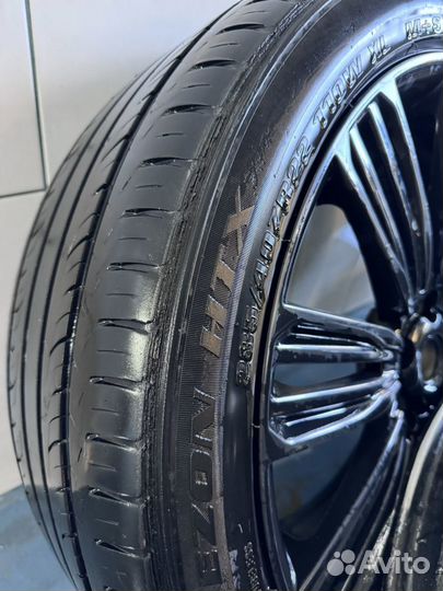 Lexxis Orezon HTX 235/40 R22