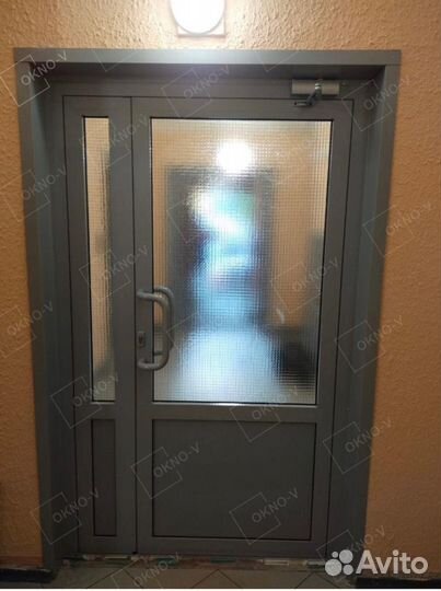 Алюминиевая входная дверь