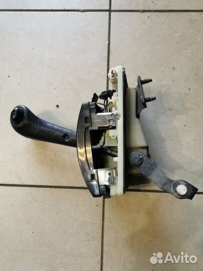 Селектор АКПП Subaru Forester 1997