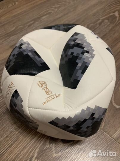 Футбольный мяч adidas чм 2018 telstar top glider