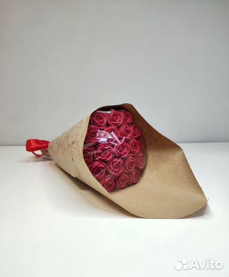 Красные Розы из Белого Шоколада - 19 шт в Букете