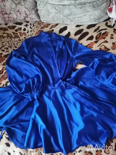 Платье шелковое