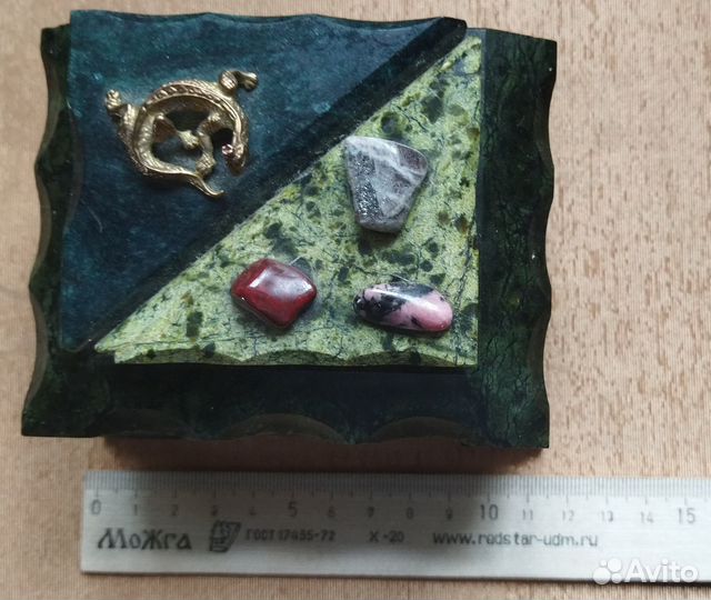 Шкатулки малахитовая и декоративные