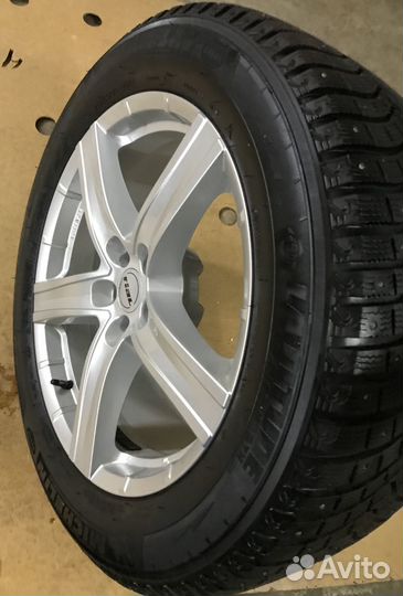 Audi Q7 ауди Q8 R20