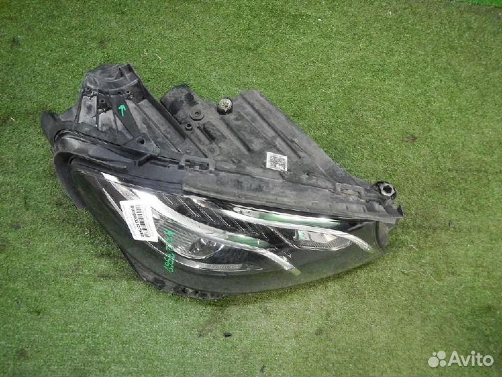Фара правая Mercedes-Benz E-Class