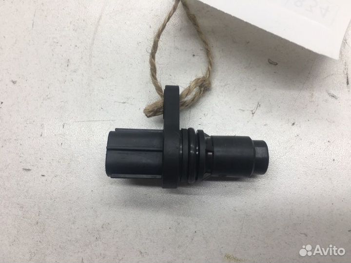 Датчик положения коленвала Toyota Ractis NSP120