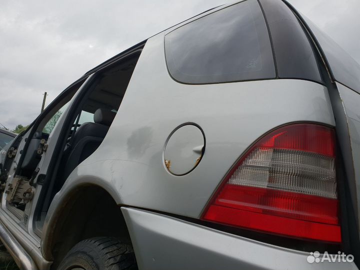 Крыло заднее левое mercedes w163 ml 163 четверть