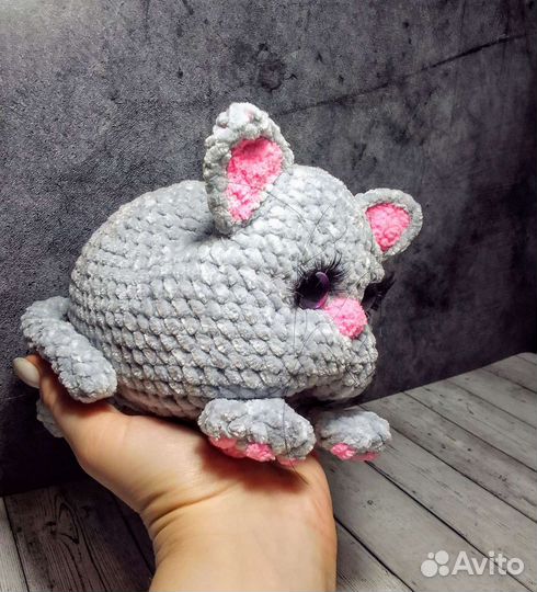 Вязанная игрушка Котик