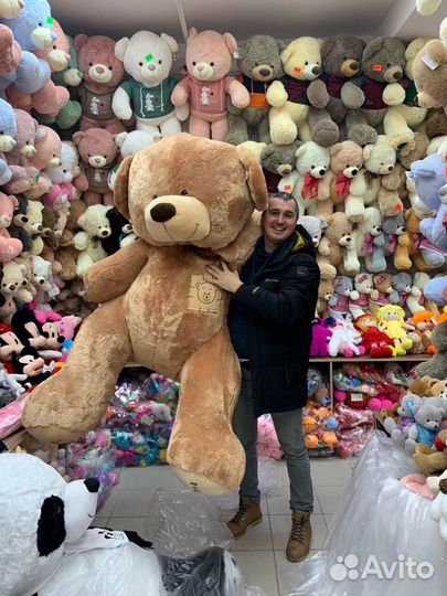 Большой плюшевый мишка