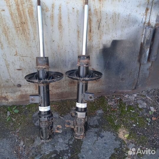 Стойка амортизатора передние