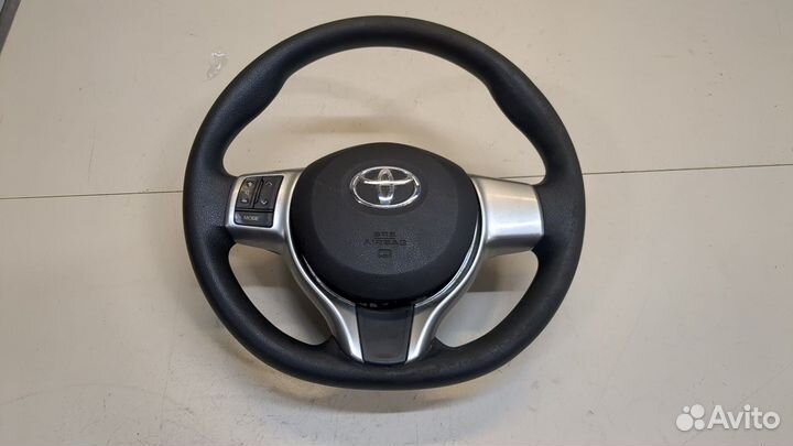 Руль Toyota Yaris, 2012