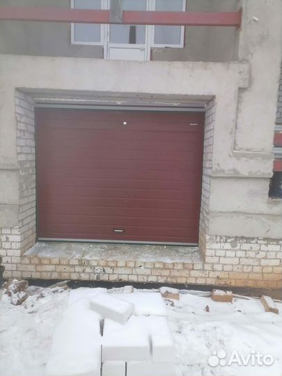 Секционные ворота