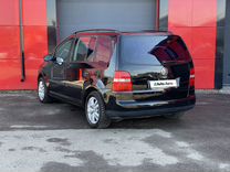 Volkswagen Touran 1.6 AT, 2004, 294 491 км, с пробегом, цена 580 000 руб.