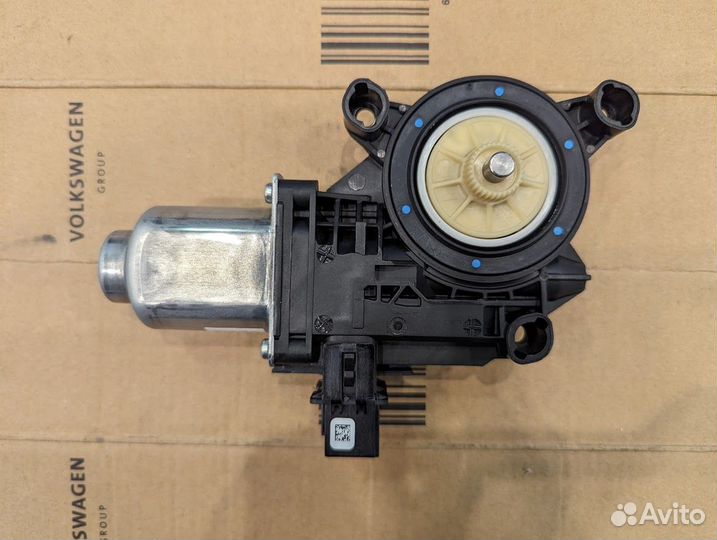 Моторчик стеклоподъемника передний левый VW Polo